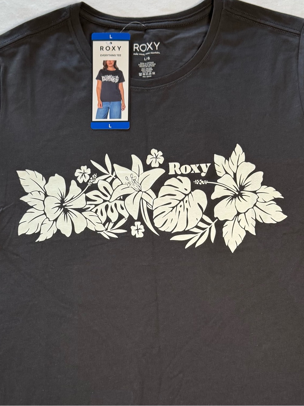 NWT Roxy Boxy Black Graphic T-Shirt Women’s Short Sleeve Tropical